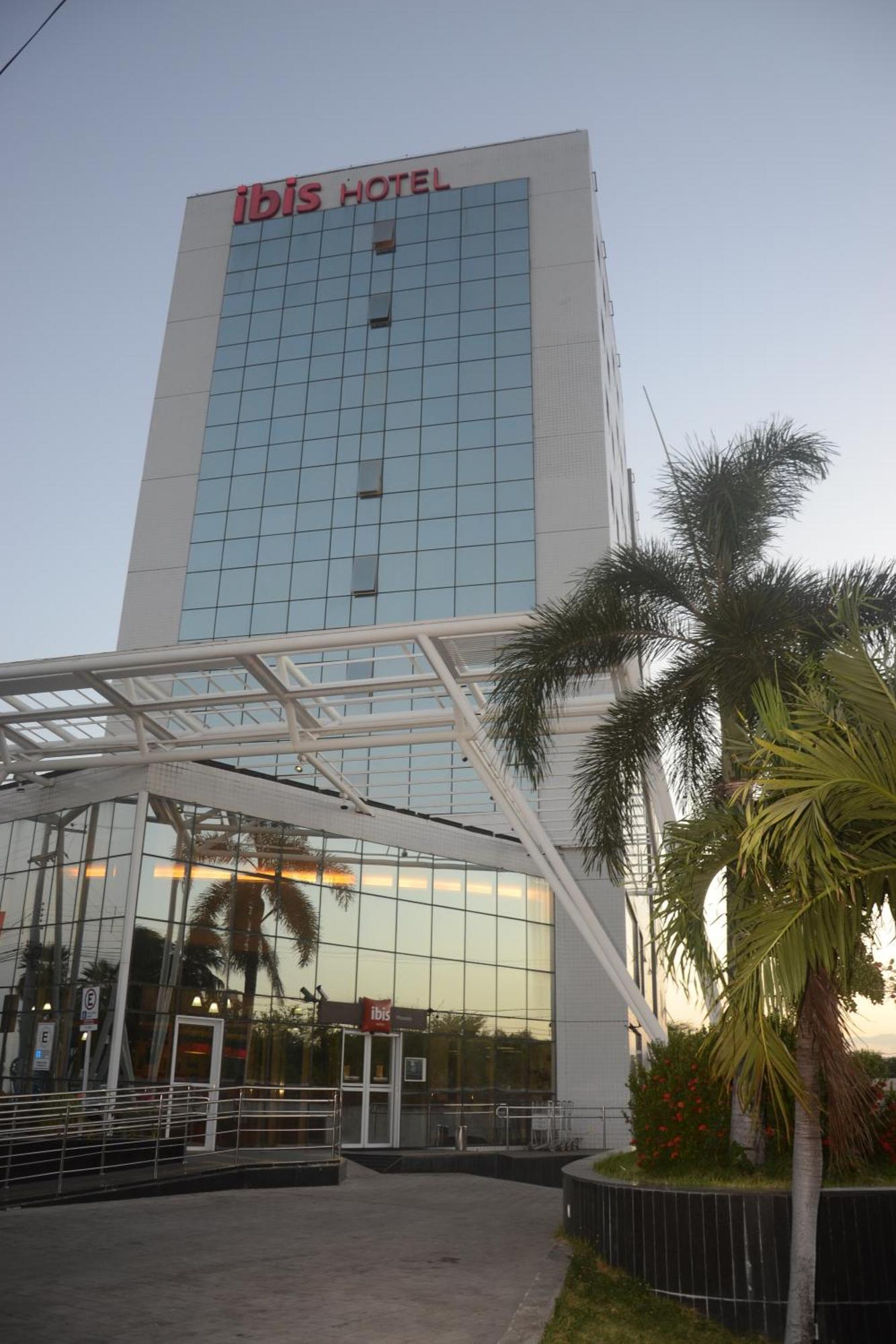 Ibis Mossoro Hotel Bagian luar foto
