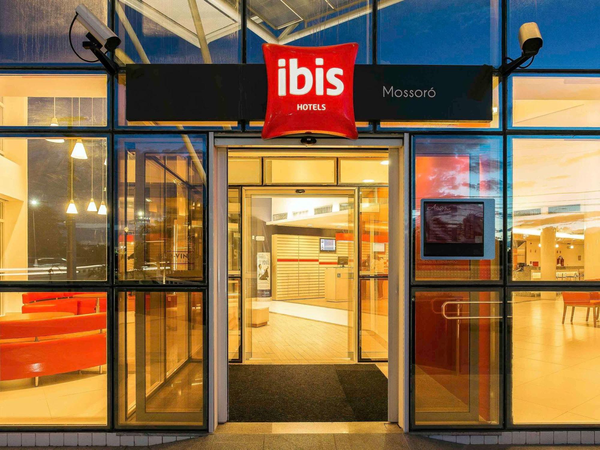 Ibis Mossoro Hotel Bagian luar foto